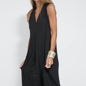 🌺NWOT BOMIA Never worn Elegant Black Sleeveless Dress with vest🌺